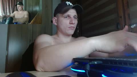 Poliglotjoe2 online show from 7, 4, 2026