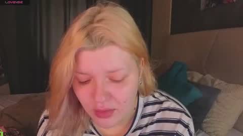 Snapshot of polly__mayer chatting on 26, 6, 2026 Polly online show from 26, 6, 2026