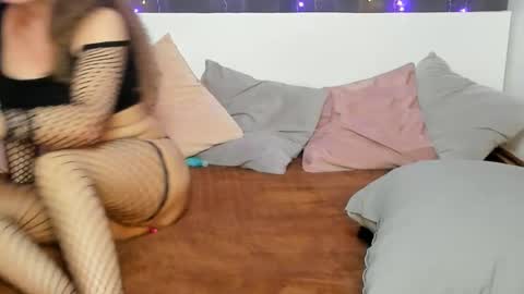 Snapshot of polly_hard chatting on 9, 1, 2025 Polly online show from 9, 1, 2025