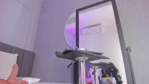 POLLY online show from 9, 10, 2025