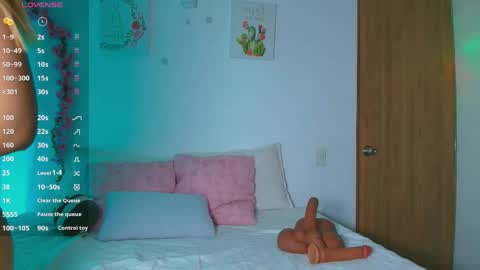 Snapshot of pollygrey_ chatting on 17, 5, 2026 Carolina online show from 17, 5, 2026