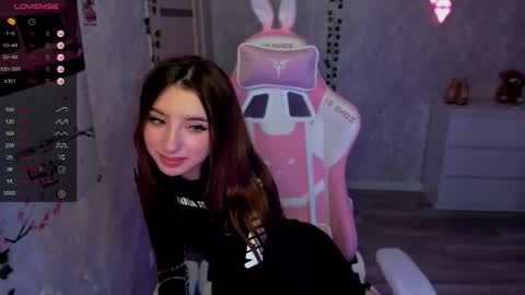 Snapshot of pollyhill1 chatting on 10, 10, 2025 online show from 10, 10, 2025