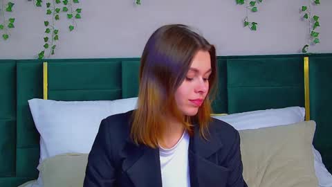 Polly online show from 10, 3, 2025