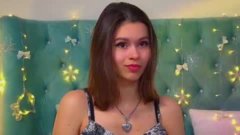 Polly online show from 1, 12, 2025