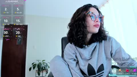 Snapshot of polybarnett chatting on 27, 5, 2026 paulina barnett online show from 27, 5, 2026