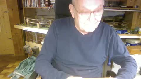 Snapshot of pomme1949 chatting on 17, 12, 2024 pomme1949 online show from 17, 12, 2024