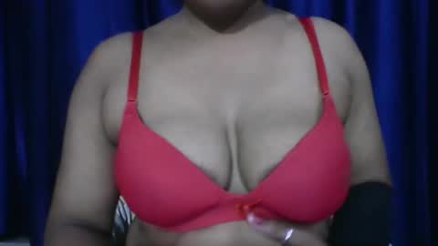 Snapshot of poojalady chatting on 24, 7, 2026 poojalady online show from 24, 7, 2026