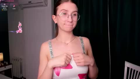 Elizabeth online show from 19, 11, 2025