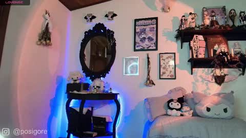 Snapshot of posigore chatting on 6, 3, 2025 Anna Goth independient model online show from 6, 3, 2025