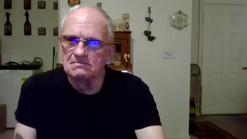 potato_chipz70 online show from 16, 12, 2025