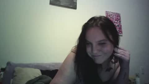 Snapshot of poundedsnowbunny chatting on 26, 10, 2025 SnowBunny online show from 26, 10, 2025