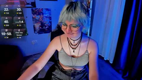 Snapshot of powderofgun chatting on 30, 4, 2026 powderofgun online show from 30, 4, 2026