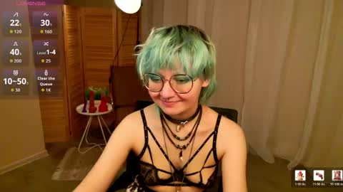 Snapshot of powderofgun chatting on 9, 5, 2026 powderofgun online show from 9, 5, 2026