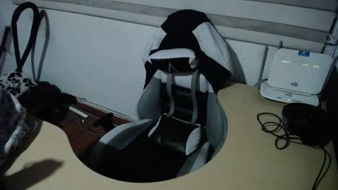 powerfulzeus2 online show from 25, 9, 2025