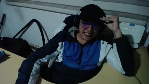 powerfulzeus2 online show from 9, 10, 2025