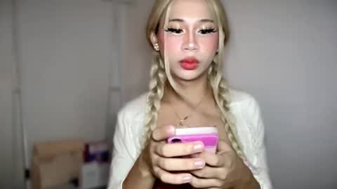 GODDESS PRECIOUS online show from 17, 4, 2026