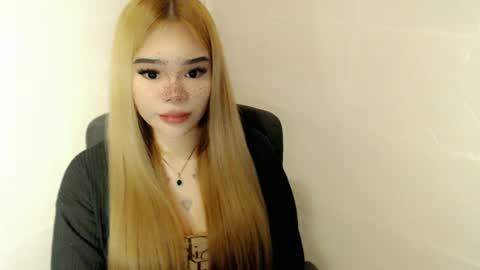 MAXXINE online show from 5, 6, 2026