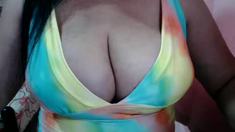 Snapshot of pregnantsinglesugar chatting on 19, 10, 2025 WELCOME IM SINGLE PREGNANT REALLY HARD TO BE A SINGLE WITH TWIN SO PLS STOP BEING RUDELIARWASTING TIME. BE CONSIDERATE. TNX online show from 19, 10, 2025