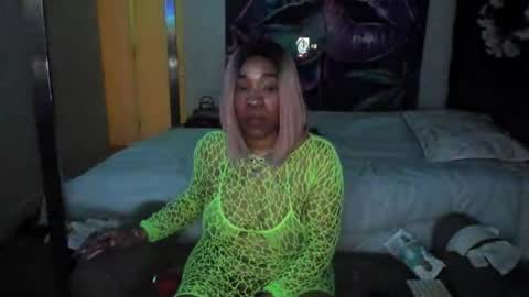 Yasmine pretty online show from 15, 4, 2026