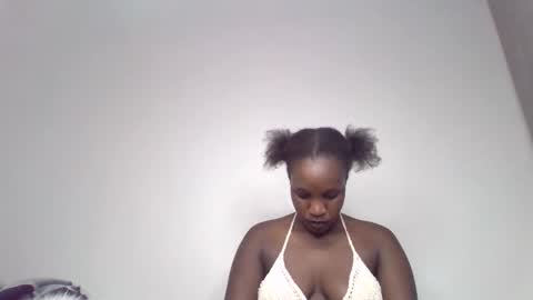 pretty_curvy99 online show from 8, 4, 2026