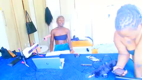 Snapshot of pretty_ebony_dolls chatting on 8, 2, 2025 riri online show from 8, 2, 2025