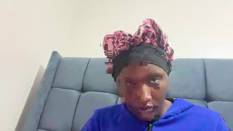 Snapshot of pretty_ellsie chatting on 25, 9, 2025 independent model online show from 25, 9, 2025