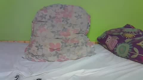 Snapshot of pretty_g2 chatting on 4, 10, 2025 pretty_g2 online show from 4, 10, 2025