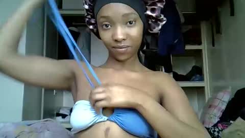 Snapshot of pretty_jazmine chatting on 22, 9, 2025 Jaz online show from 22, 9, 2025