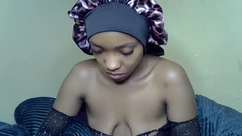 Snapshot of pretty_jazmine chatting on 11, 10, 2025 Jaz online show from 11, 10, 2025