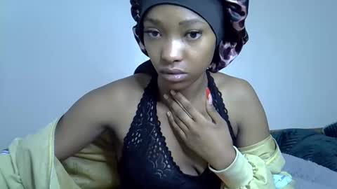 Snapshot of pretty_jazmine chatting on 19, 10, 2025 Jaz online show from 19, 10, 2025