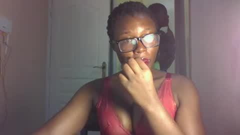 pretty_kemmy online show from 9, 10, 2025