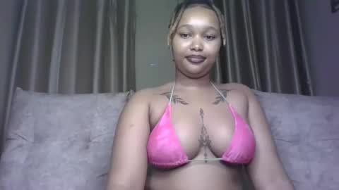 Snapshot of pretty_little_baibe chatting on 23, 10, 2025 Tracy online show from 23, 10, 2025