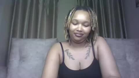 Snapshot of pretty_little_baibe chatting on 30, 10, 2025 Tracy online show from 30, 10, 2025