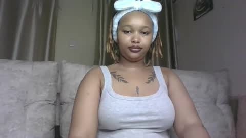 Snapshot of pretty_little_baibe chatting on 3, 11, 2025 Tracy online show from 3, 11, 2025