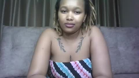 Snapshot of pretty_little_baibe chatting on 18, 11, 2025 Tracy online show from 18, 11, 2025