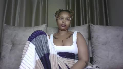 Snapshot of pretty_little_baibe chatting on 24, 11, 2025 Tracy online show from 24, 11, 2025