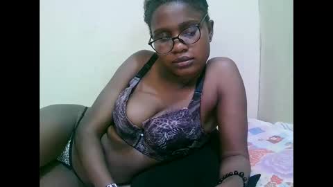 Snapshot of pretty_mellan chatting on 24, 1, 2025 pretty_mellan online show from 24, 1, 2025
