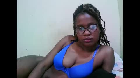 Snapshot of pretty_mellan chatting on 13, 2, 2025 pretty_mellan online show from 13, 2, 2025