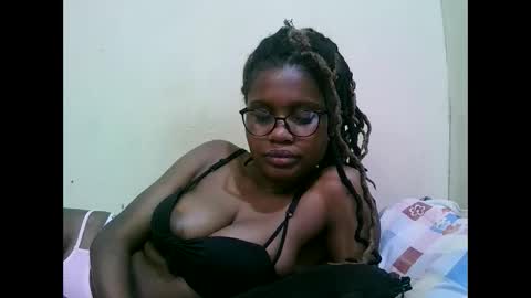 Snapshot of pretty_mellan chatting on 1, 3, 2025 pretty_mellan online show from 1, 3, 2025