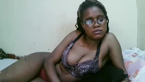 Snapshot of pretty_mellan chatting on 6, 3, 2025 pretty_mellan online show from 6, 3, 2025