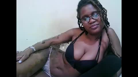 Snapshot of pretty_mellan chatting on 11, 3, 2025 pretty_mellan online show from 11, 3, 2025