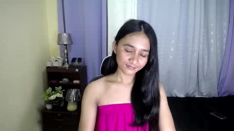 Snapshot of pretty_morenaxx chatting on 4, 3, 2025 Marimar online show from 4, 3, 2025