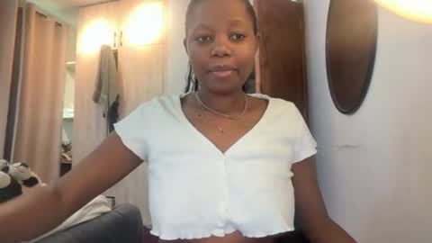 Snapshot of pretty_peaches chatting on 29, 6, 2026 Pretty peaches online show from 29, 6, 2026