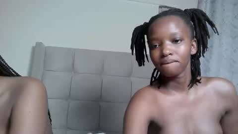 Snapshot of pretty_petite18 chatting on 15, 4, 2026 lynn online show from 15, 4, 2026