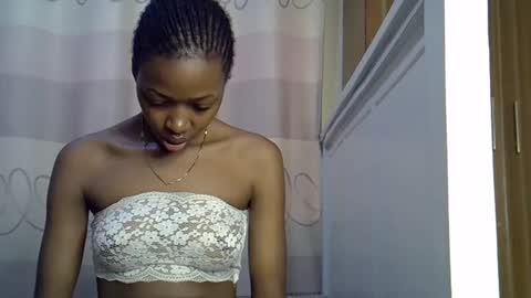 pretty_petite24 online show from 9, 1, 2025