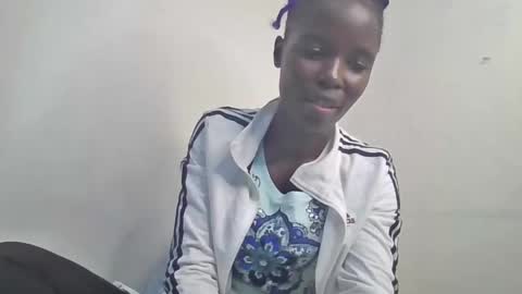 pretty_petite_ebony online show from 6, 12, 2024