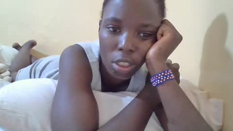 pretty_petite_ebony online show from 3, 3, 2025