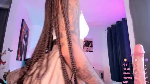 Snapshot of pretty_pettite chatting on 10, 2, 2025 pretty_pettite online show from 10, 2, 2025