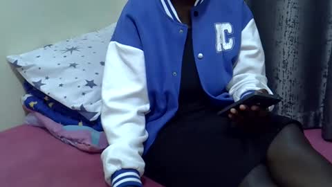 pretty_sheanna online show from 2, 11, 2025