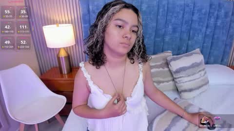 Snapshot of pretty_sunlight_ chatting on 3, 3, 2026 Daisy Flower online show from 3, 3, 2026